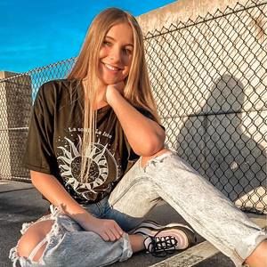 Meet your Posher, Megan